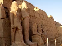 Esculturas en Karnak