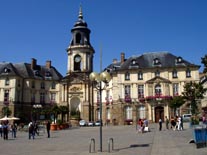 Ayuntamiento y reloj