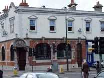 Cruce entre Pearse Street y Lombard Street