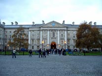 Trinity College Plaza del Parlamento