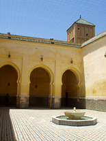 Patio del mausoleo